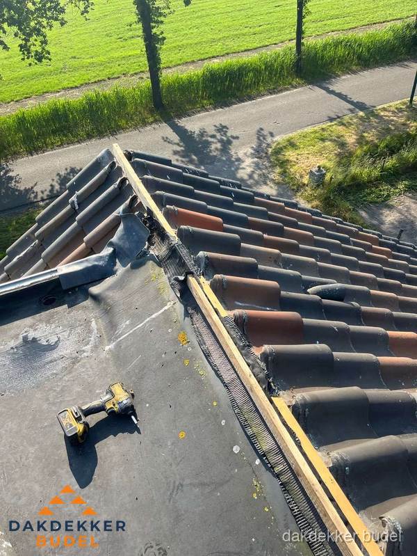 Kosten dakgoot vervangen: werkzaamheden aan dakrand in Budel Kosten dakgoot vervangen: werkzaamheden aan dakrand in Budel