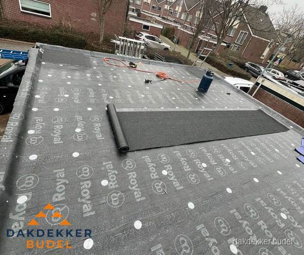Dakrenovatie plat dak met bitumen dakbedekking in Budel Dakrenovatie plat dak met bitumen dakbedekking in Budel