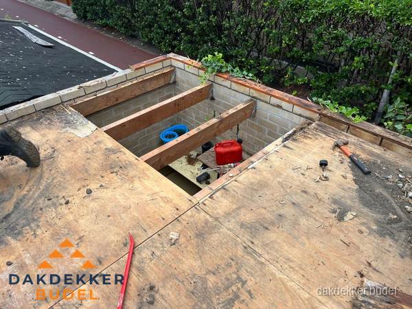 Plat dak vervangen met open constructie in Budel Plat dak vervangen met open constructie in Budel